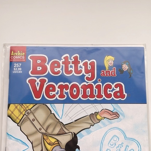 Vintage Betty and Veronica Comic Book - NEW - Picture 4 of 4